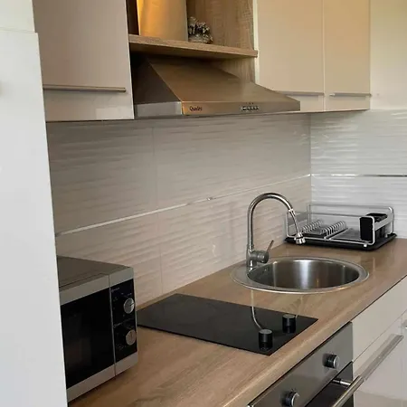 J&m 2 Apartment *
